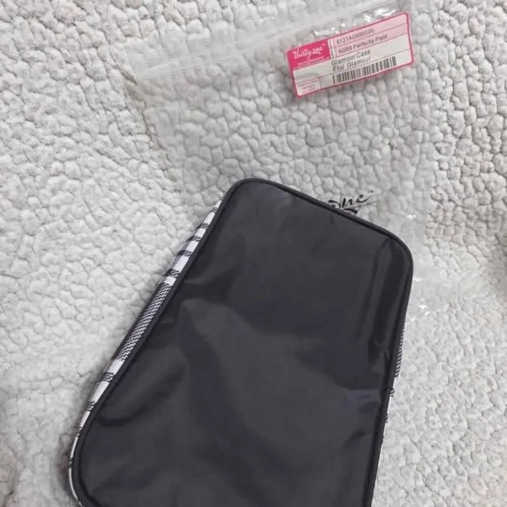 Thirty-one Perfectly Plaid Glamour Case new in package